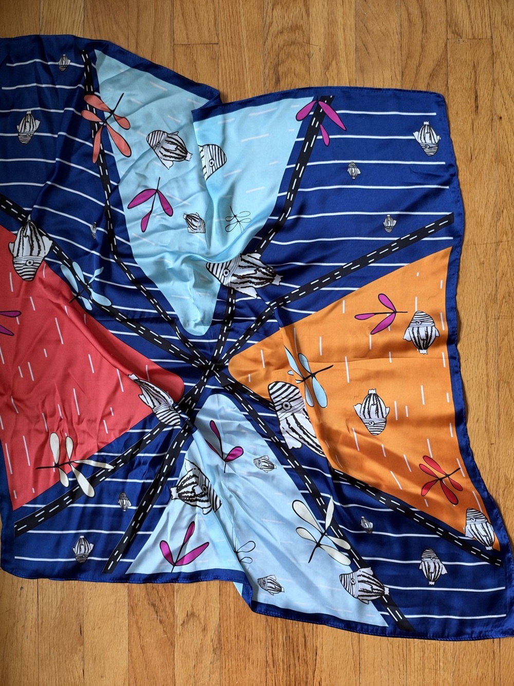 Multicolor Print Scarf - Picture 4 of 5